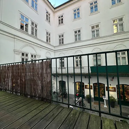 Mariahilfer Location In