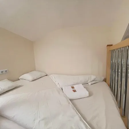 Mariahilfer Location In Appartement *