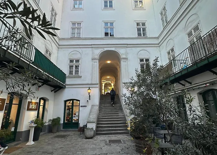 Mariahilfer Location In Vienna